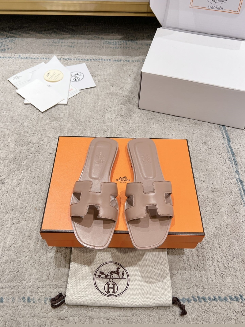 H**mes slippers